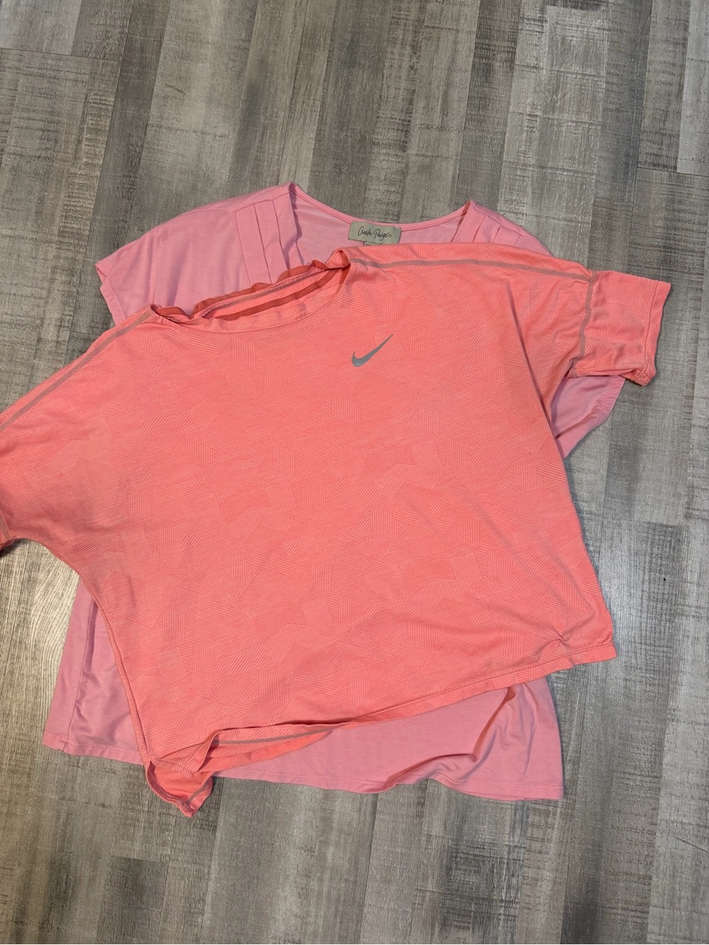 Women’s Short Sleeve Shirt Bundle Size Medium Nike Carole Paiger Pink Coral 2pc